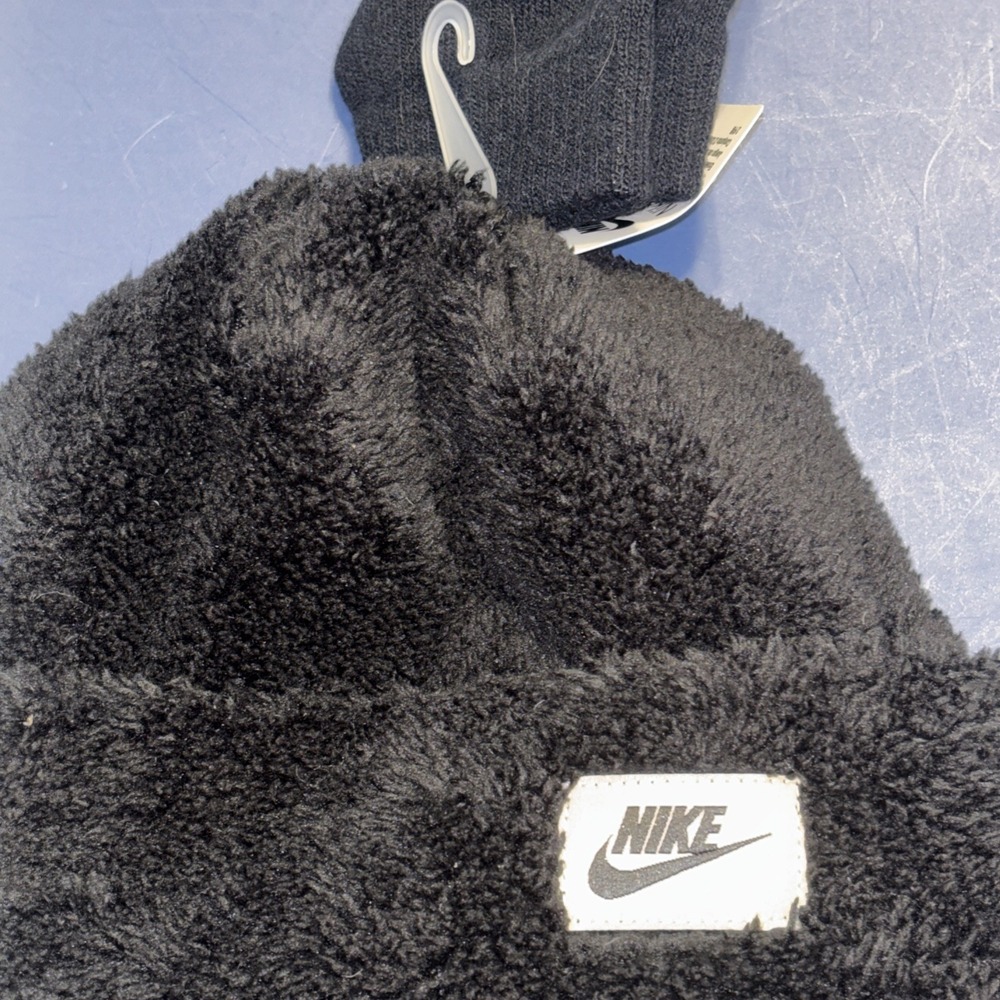 Nike Kids Cozy Peak Beanie Hat & Touch Gloves 2-Pc Set Black Sherpa Youth 8-20